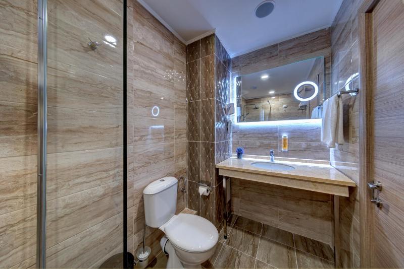 Suite with Balcony (2 Adults + 2 Children) image 4