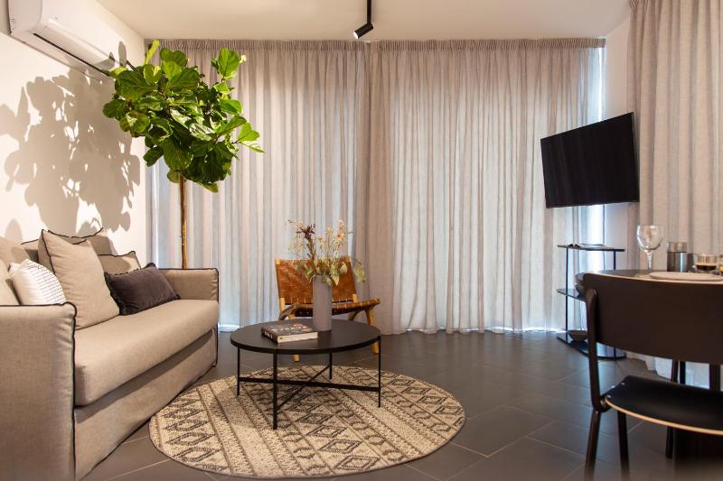 LIV URBAN Suites - image 16