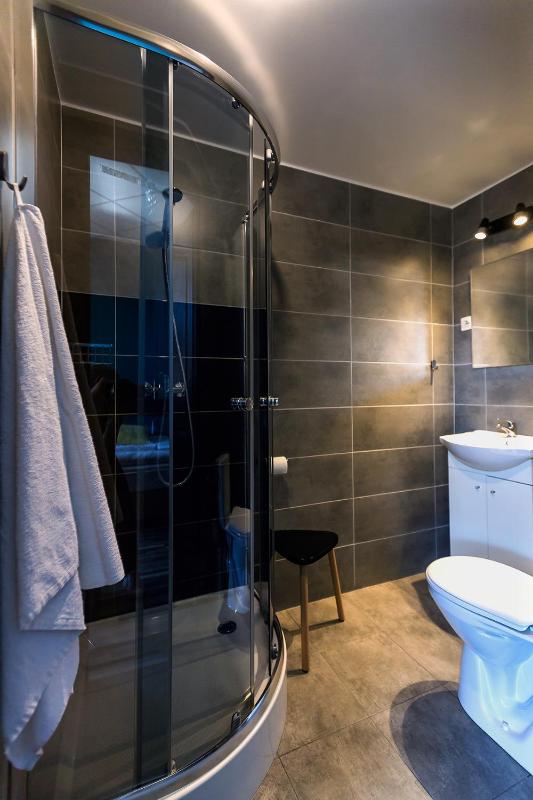 Quadruple Room with Private Bathroom image 3