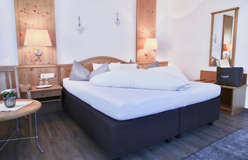 Double Room image 3