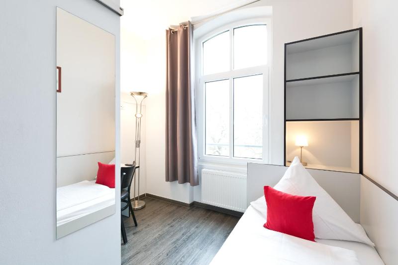 Single Room image 1