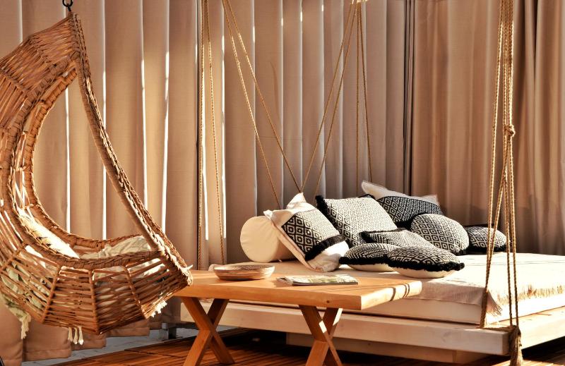 Rooftop Mini Suite with Sea View image 4