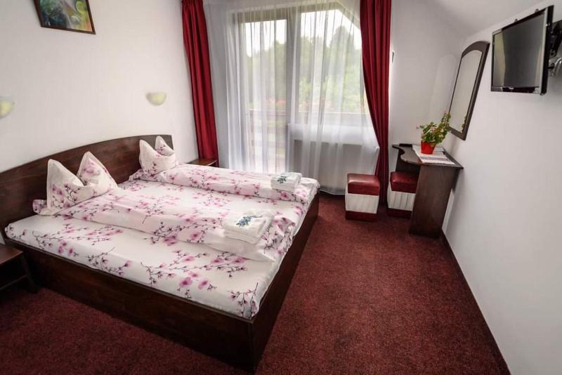 Double Room image 1