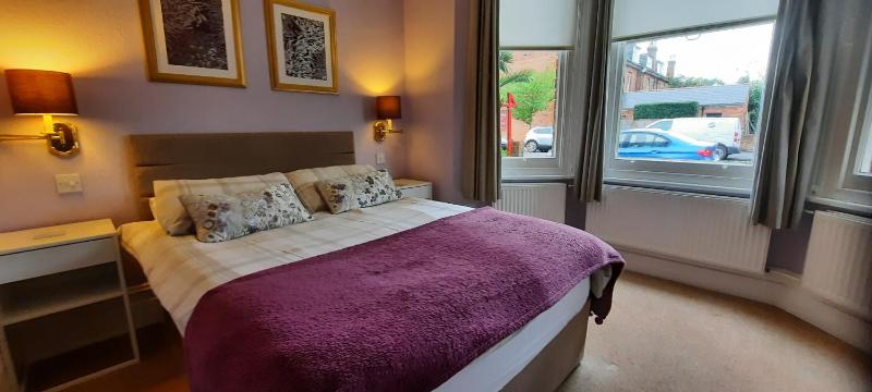Double Room image 3