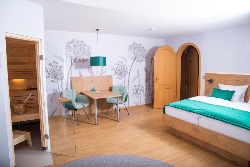 Suite with Sauna image 3