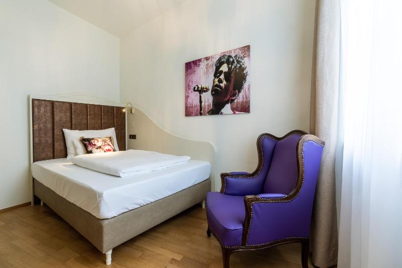 Comfort Single Room image 3