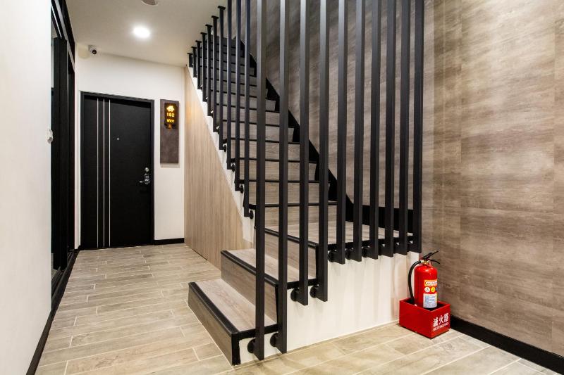 W Cube - image 8