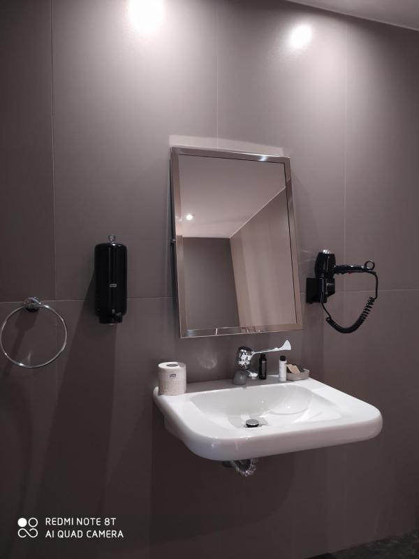 Twin Room - Disability Access image 4