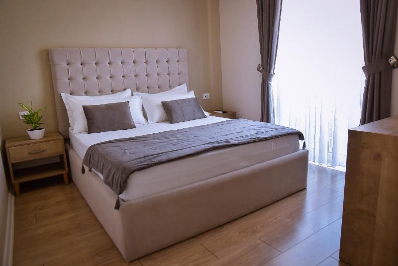 Double Room with Balcony image 1
