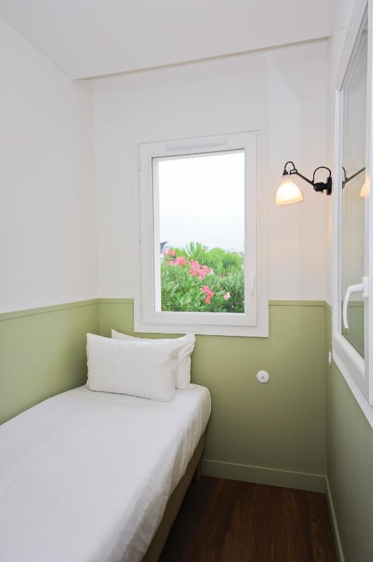 Prestige Family Room image 3