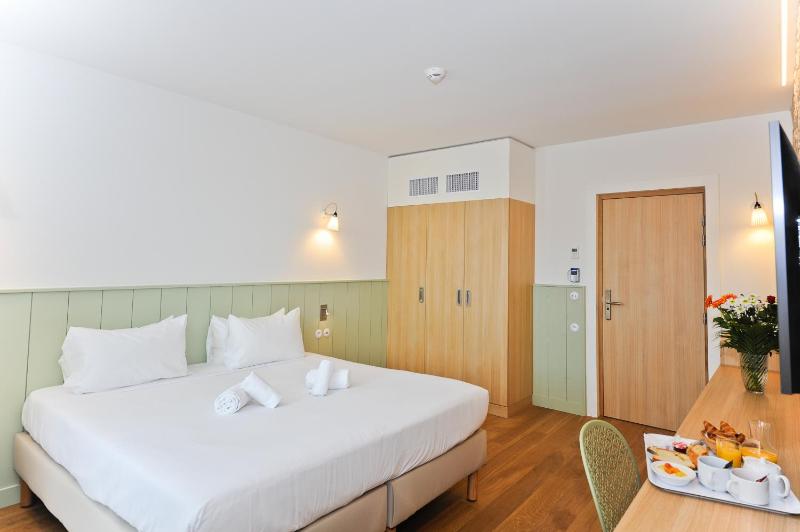 Prestige Double Room image 4
