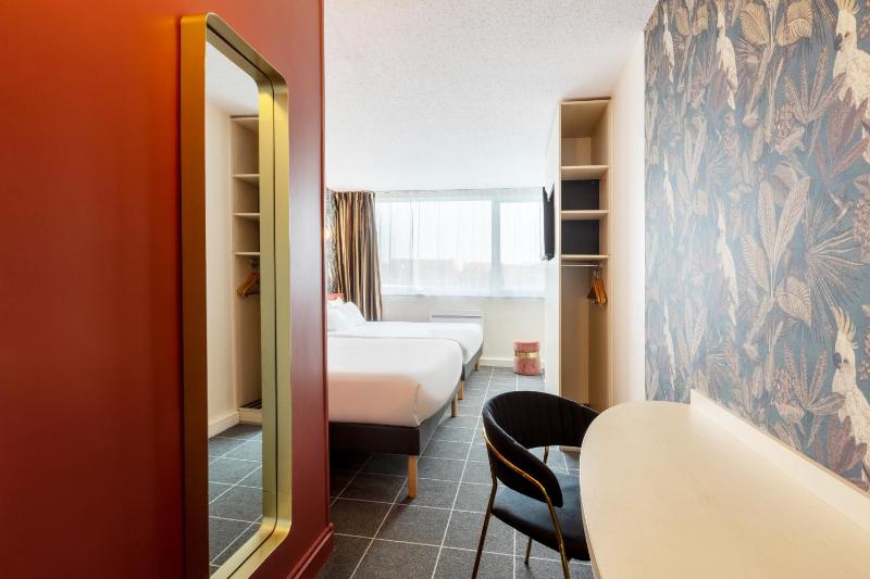 Classic Triple Room - Non-Smoking image 3