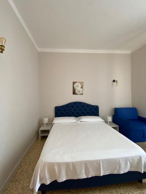 Double Room with Private External Bathroom image 4