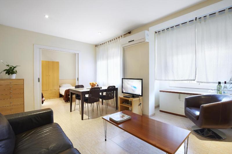 Apartamentos Calvet - image 5
