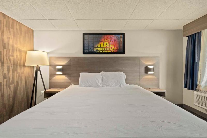 King Room image 3