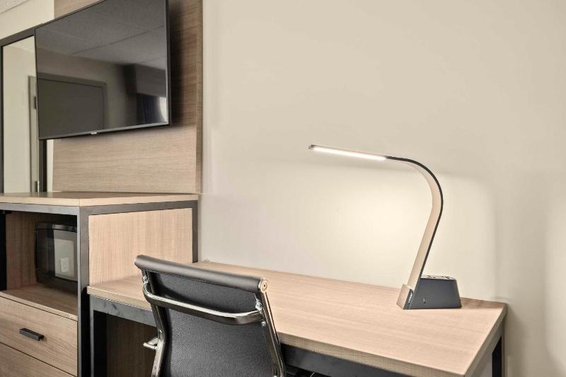 King Room - Disability Access image 3