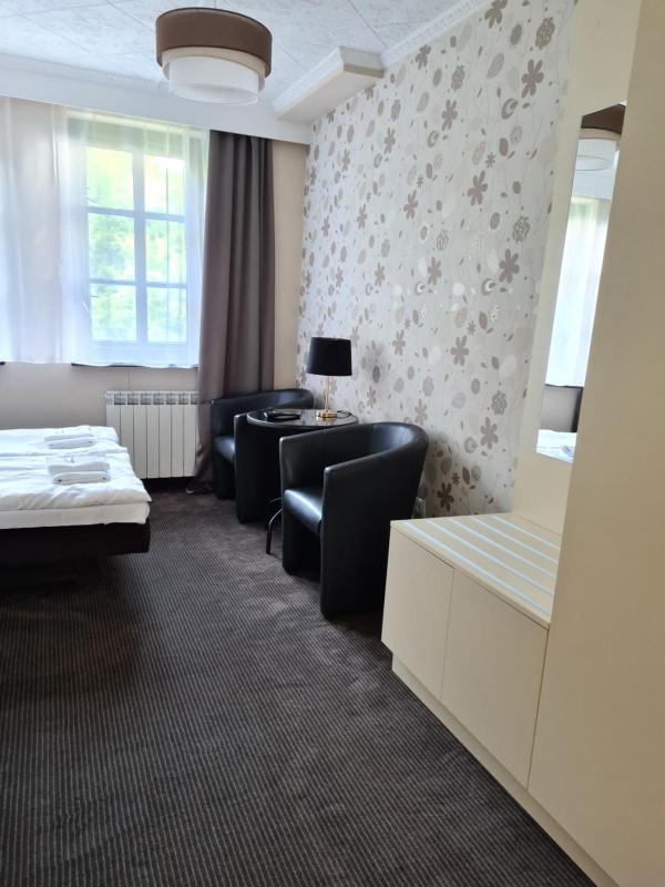 Family Suite with Balcony image 4