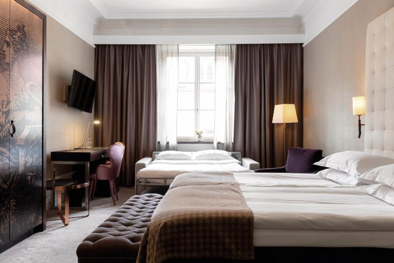 Deluxe Double Room image 1