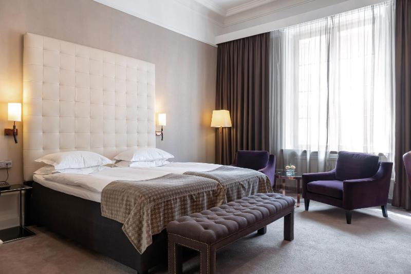 Deluxe Double Room image 3