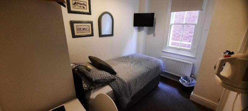 Single Room image 2
