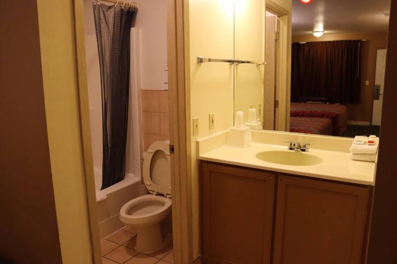 Standard Double Room image 2