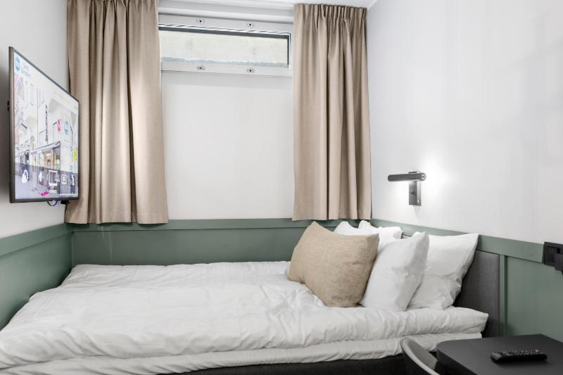 Standard Queen Room image 1