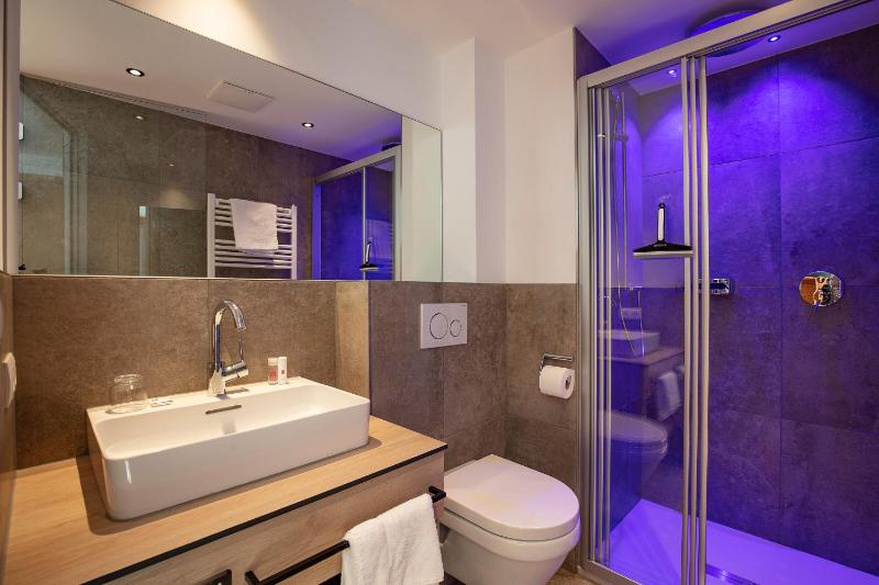 Single Room with Balcony image 3