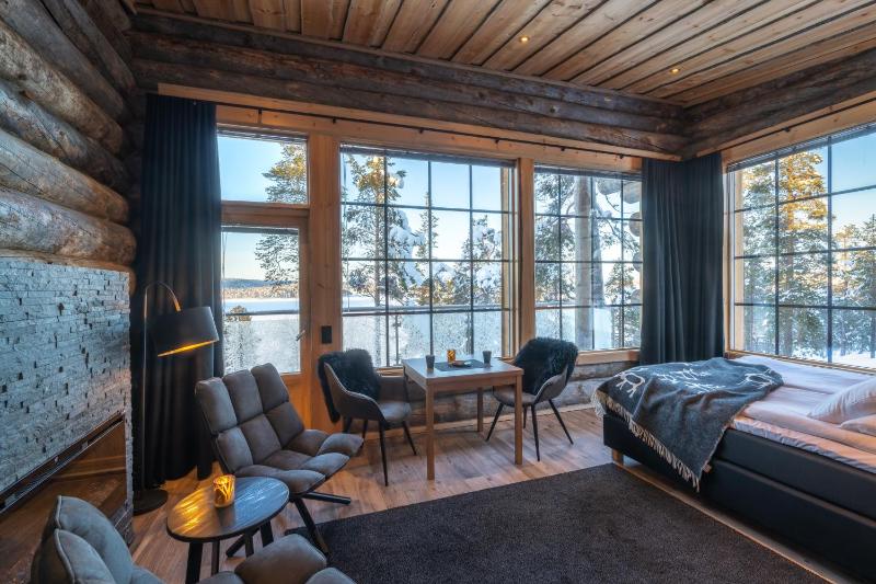 Log Cabin with Panoramic Views image 4