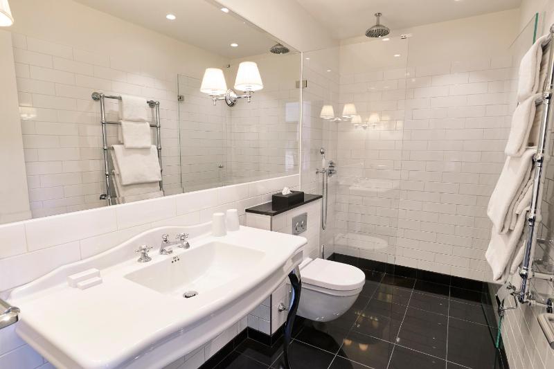 Standard Double or Twin Room including evening Spa access image 3