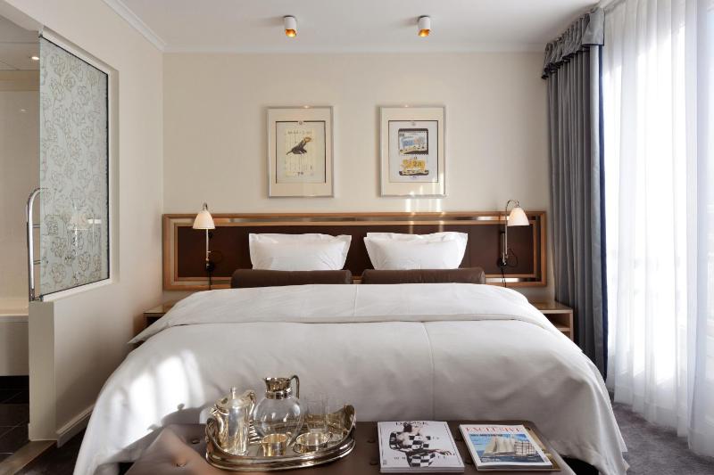 Junior Suite including Spa access image 1