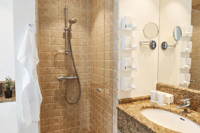 Superior Double or Twin Room including evening Spa access image 2