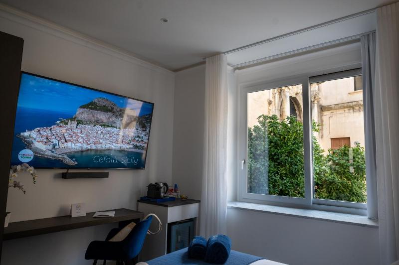 BM SUITES CEFALU - image 44