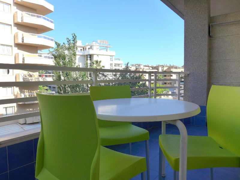 Three-Bedroom Apartment (8 Adults) image 2