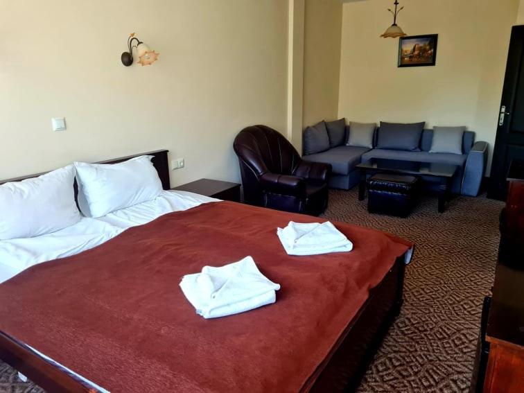 Two-Bedroom Suite with Balcony image 1