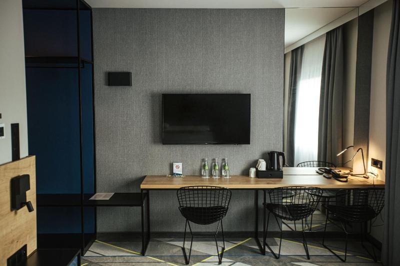 Superior Double Room image 3