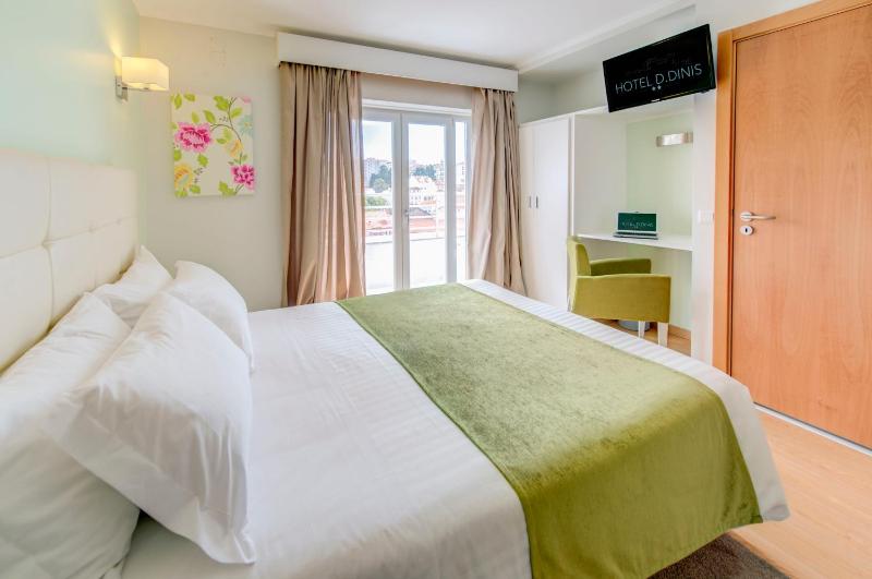 Triple Room with Balcony image 3