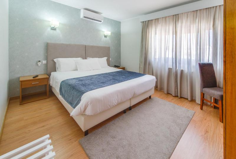 Double or Twin Room image 3