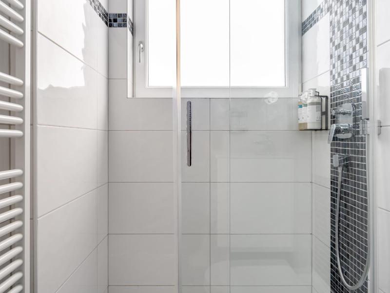 Medium Studio with Kitchenette image 2