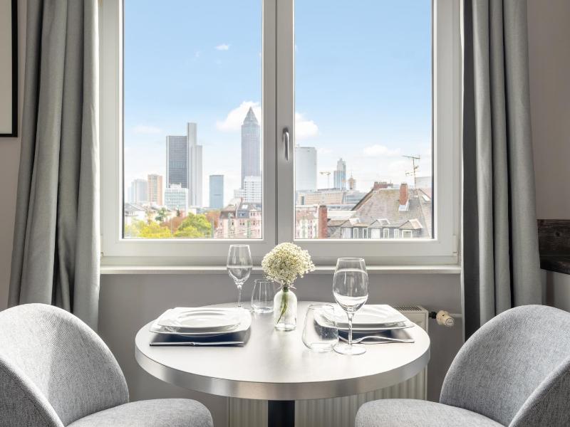 Medium Studio with Kitchenette image 1