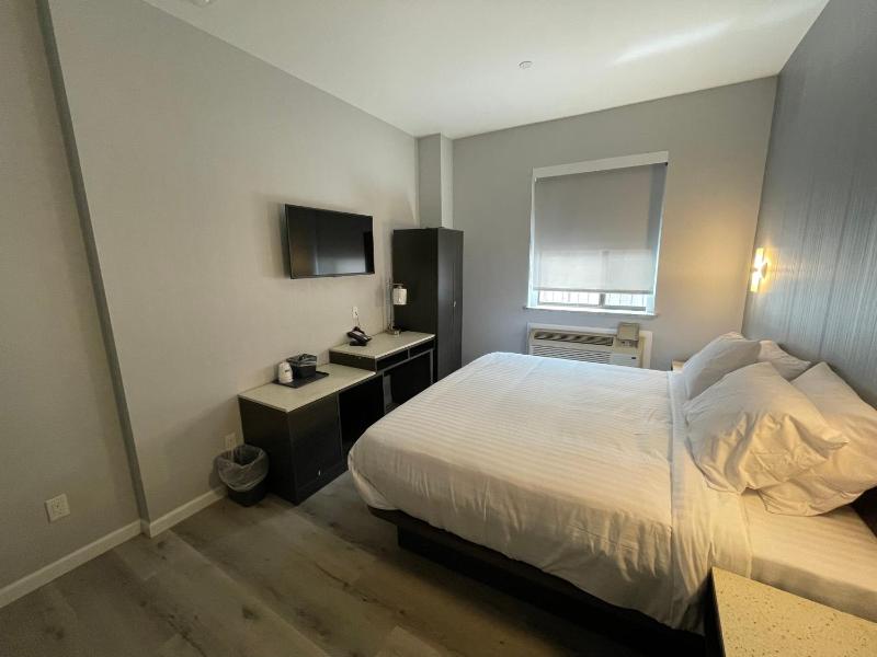 King Room image 2