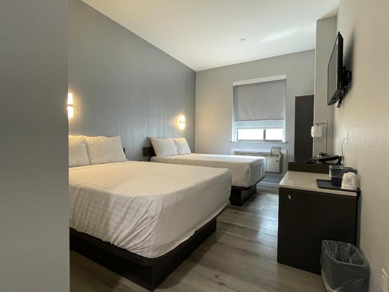 Deluxe Double Room image 4