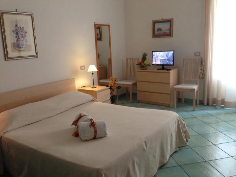 Quadruple Room with Balcony image 1