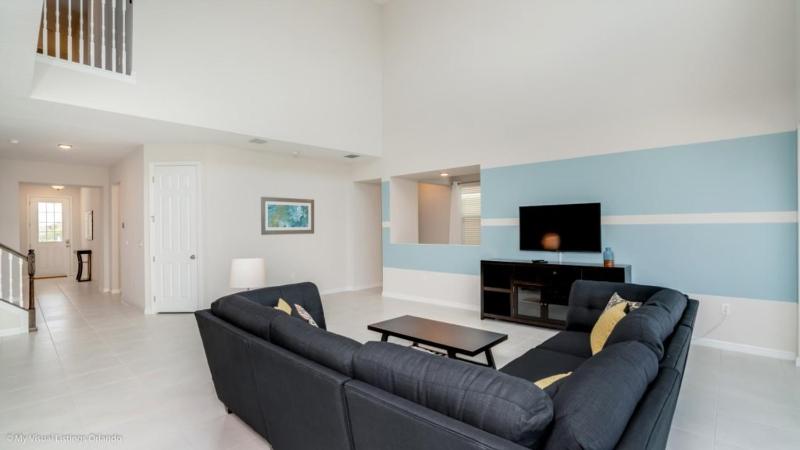 Beautiful Spacious 6 Bed Pool Spa Game Room villa - image 15