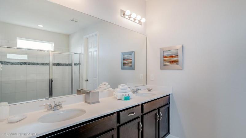 Beautiful Spacious 6 Bed Pool Spa Game Room villa - image 36
