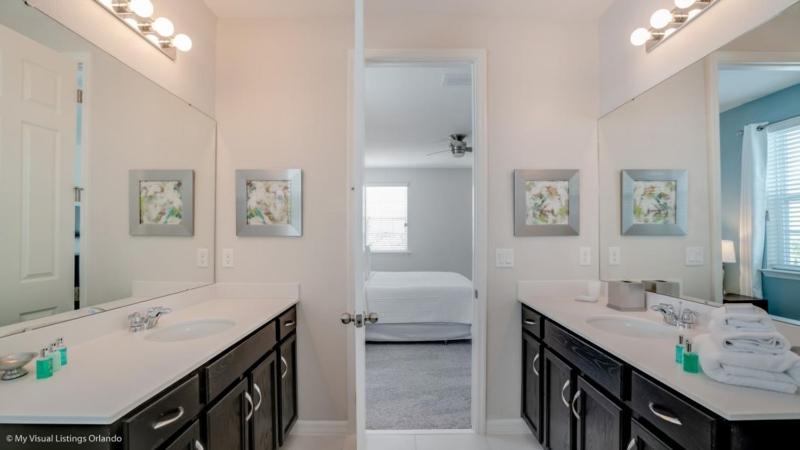 Beautiful Spacious 6 Bed Pool Spa Game Room villa - image 37