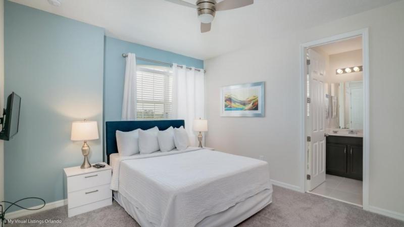 Beautiful Spacious 6 Bed Pool Spa Game Room villa - image 47