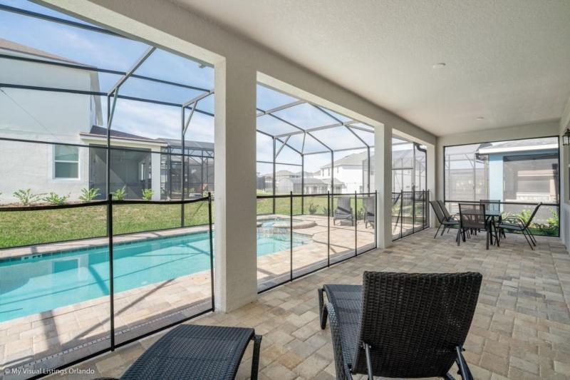 Beautiful Spacious 6 Bed Pool Spa Game Room villa - image 20