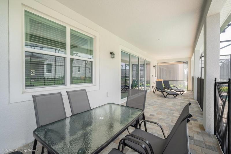 Beautiful Spacious 6 Bed Pool Spa Game Room villa - image 18