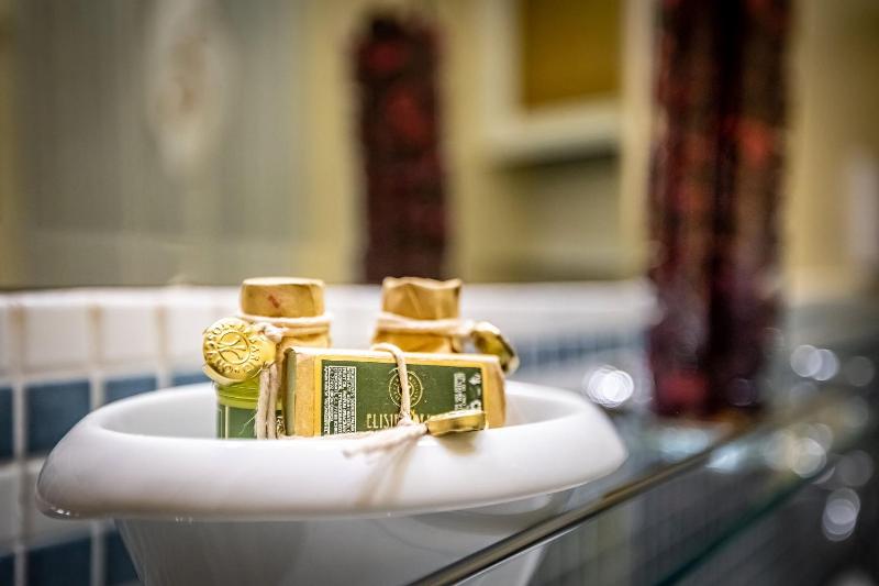 Economy Two-Bedroom Apartment (4 Adults)  image 2