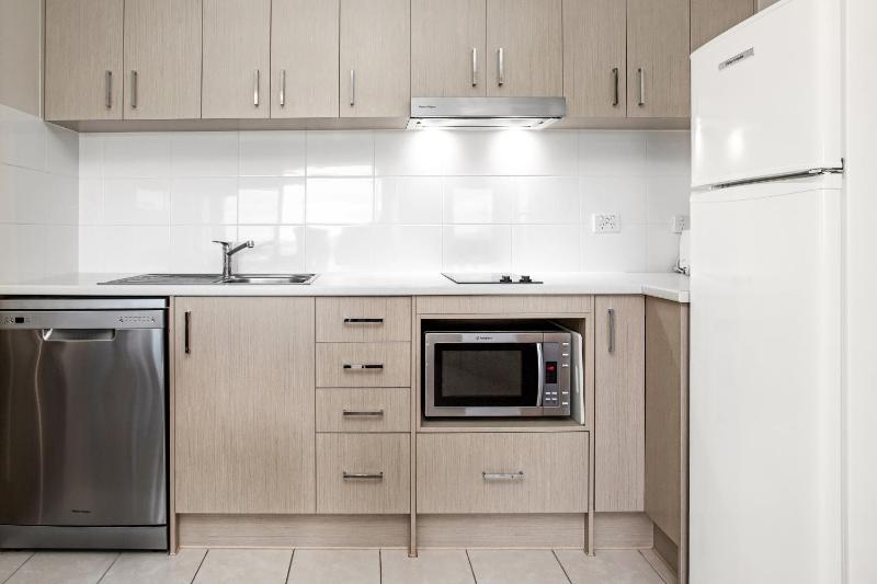 Hume Serviced Apartments - image 2